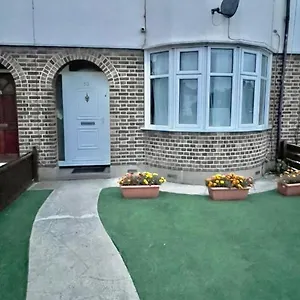 Homestay Time Out, Barking (Greater London)